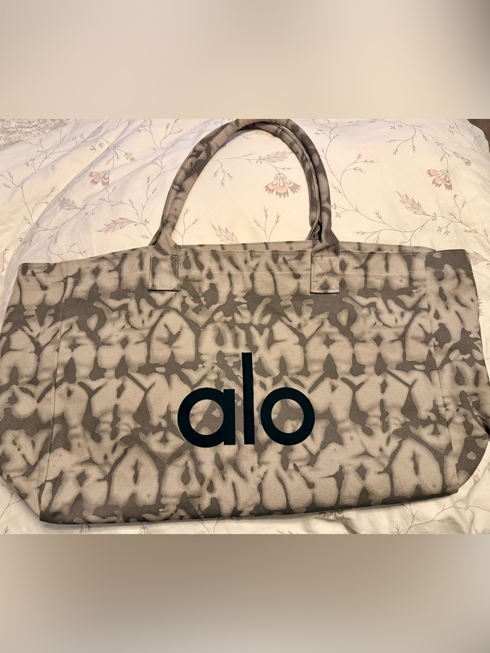 alo yoga large tote - tie dye gray